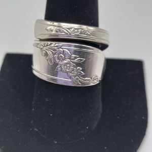 Vintage Tudor Plate Oneida Community Spoon Ring Size 10.